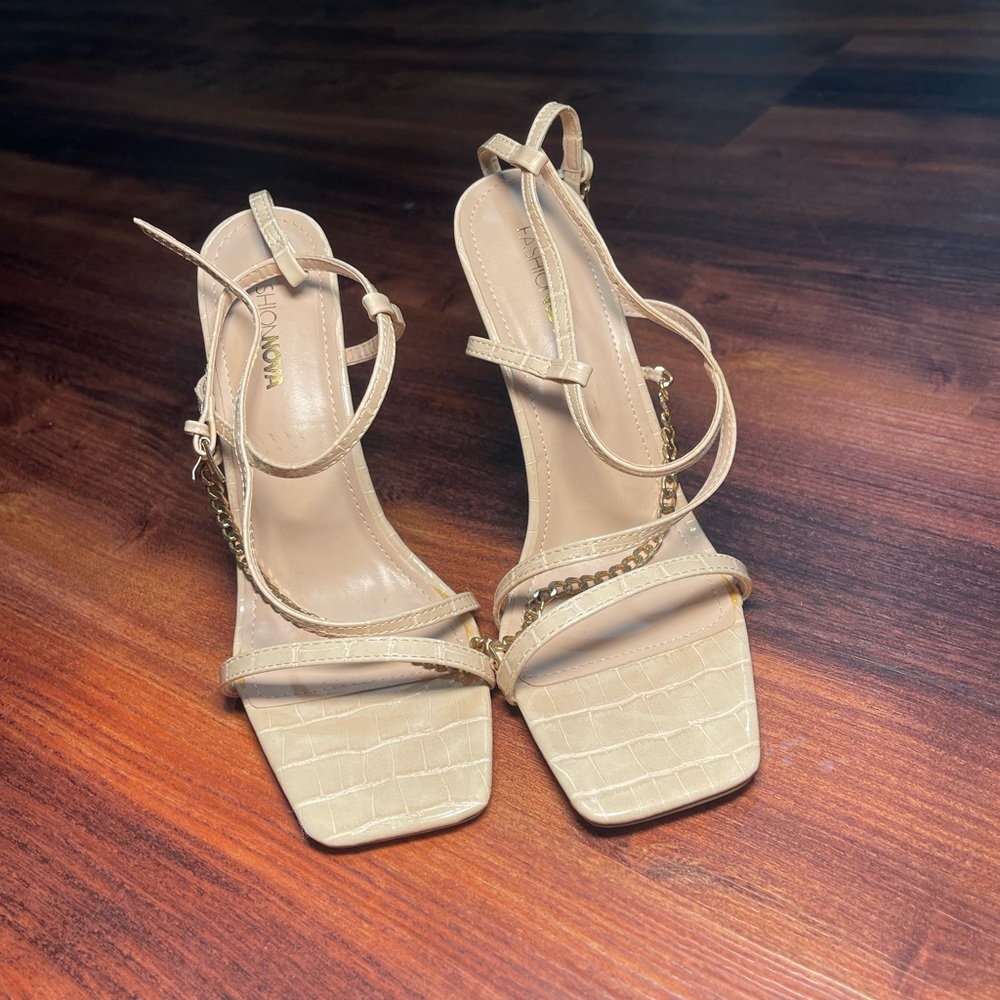 Fashion Nova Nude Chain Heels NIB